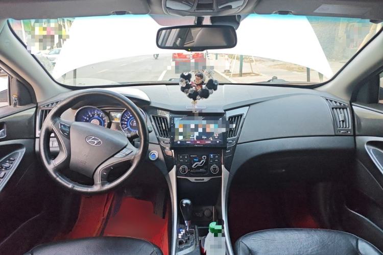 Used Hyundai Sonata 2011 2.0L Automatic Prestige Edition Center Console