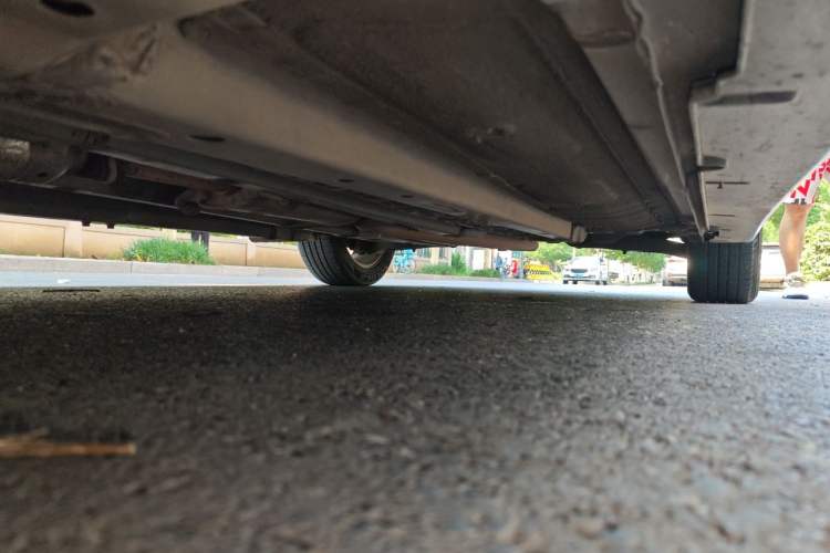 Used Hyundai Sonata 2011 2.0L Automatic Luxury Edition Chassis Front Left