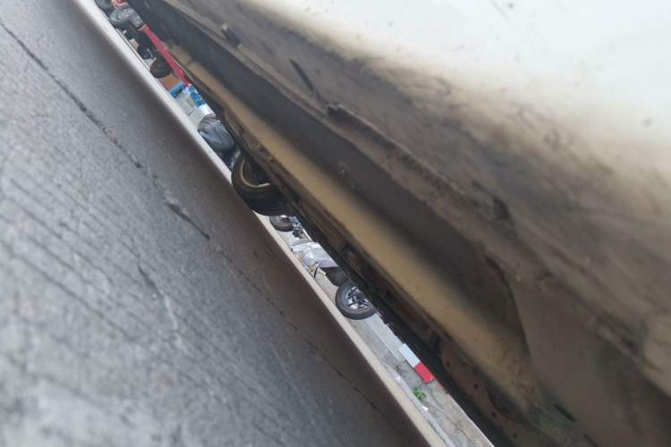 Used Hyundai Sonata 2011 2.0L Automatic Supreme Edition Chassis Front Right