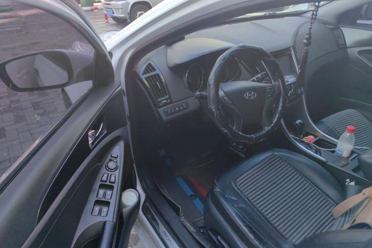 Used Hyundai Sonata 2011 2.0L Automatic Luxury Edition Driver Seat
