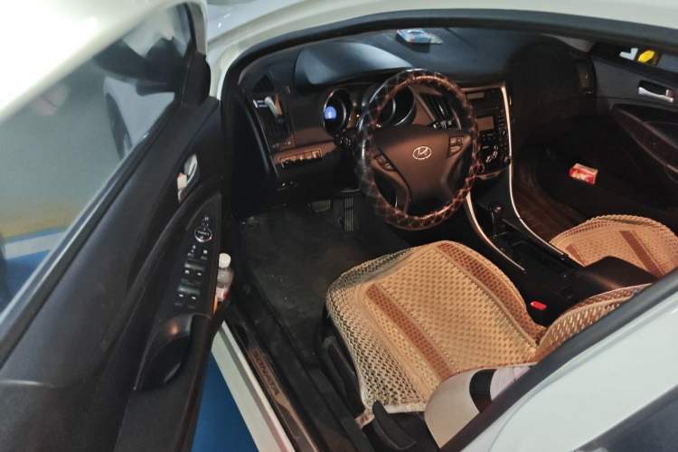 Used Hyundai Sonata 2011 2.0L Automatic Leading Edition Driver Seat