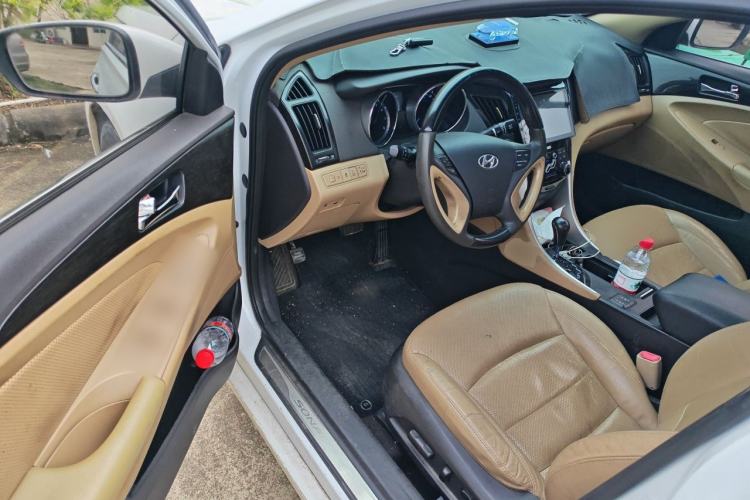 Used Hyundai Sonata 2011 2.0L Automatic Luxury Edition Driver Seat