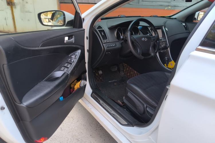 Used Hyundai Sonata 2011 2.0L Automatic Leading Edition Driver Seat