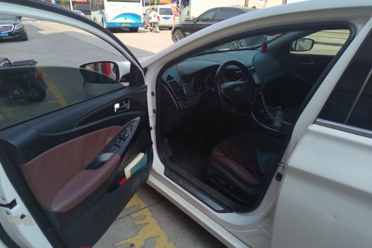 Used Hyundai Sonata 2011 2.0L Automatic Supreme Edition Driver Seat