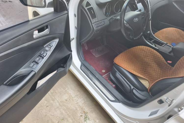 Used Hyundai Sonata 2011 2.0L Automatic Leading Edition Driver Seat