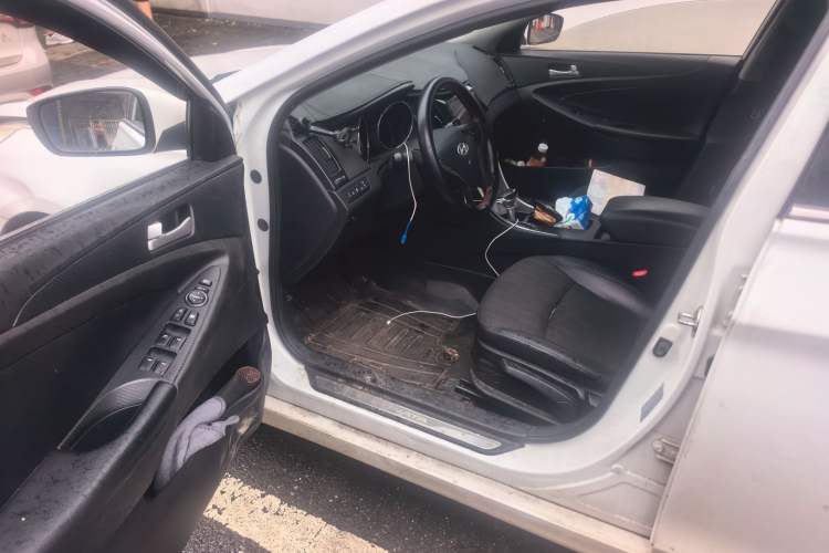 Used Hyundai Sonata 2011 2.0L Automatic Leading Edition Driver Seat