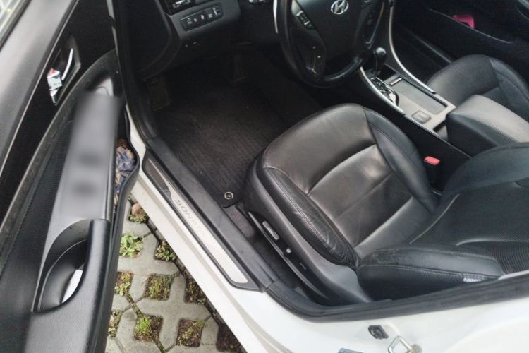 Used Hyundai Sonata 2011 2.0L Automatic Luxury Edition Driver Seat