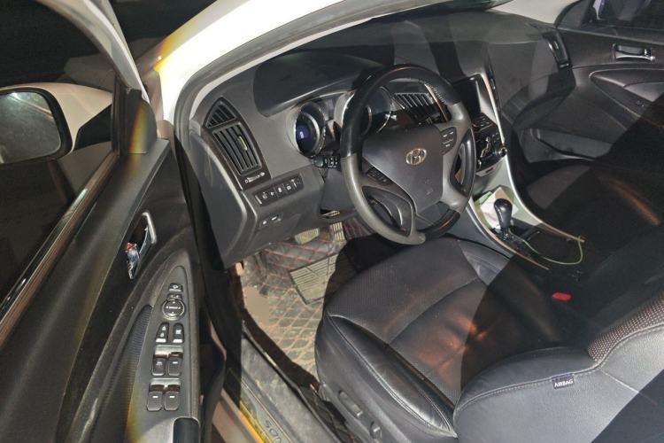 Used Hyundai Sonata 2011 2.0L Automatic Luxury Edition Driver Seat