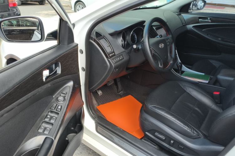 Used Hyundai Sonata 2011 2.0L Automatic Supreme Edition Driver Seat