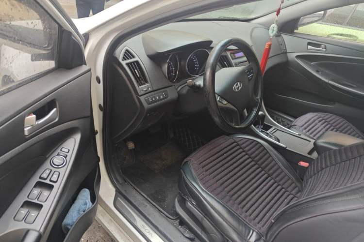 Used Hyundai Sonata 2011 2.0L Automatic Leading Edition Driver Seat