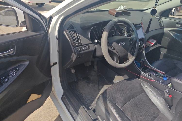 Used Hyundai Sonata 2011 2.0L Automatic Supreme Edition Driver Seat
