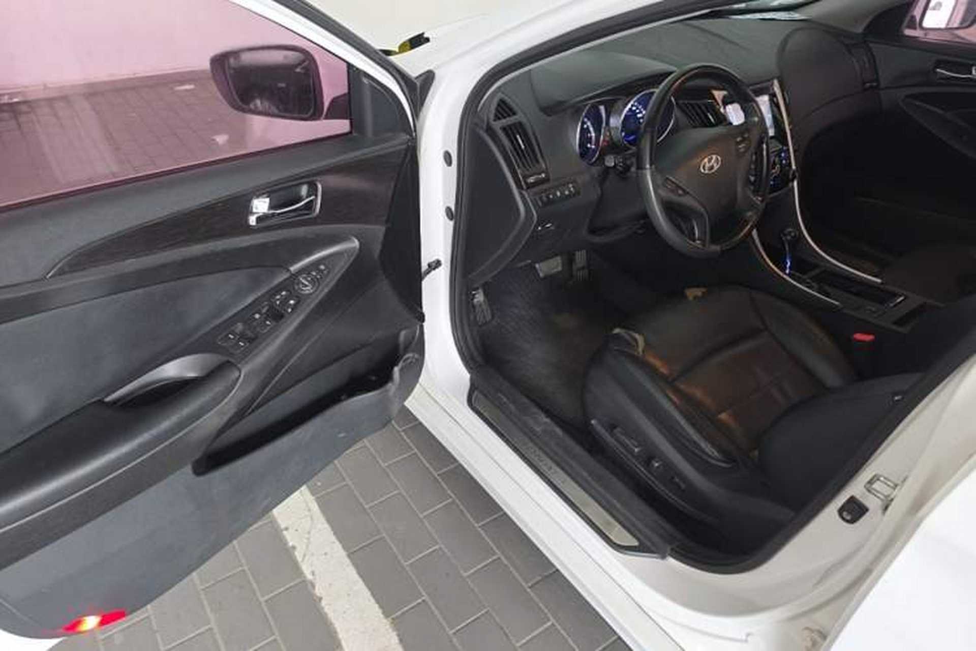 Used Hyundai Sonata 2011 2.0L Automatic Leading Edition Driver Seat