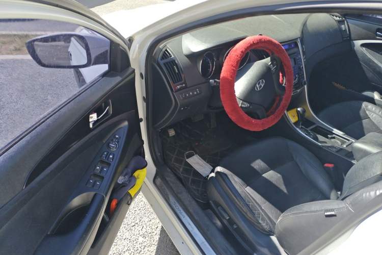 Used Hyundai Sonata 2011 2.0L Automatic Luxury Edition Driver Seat