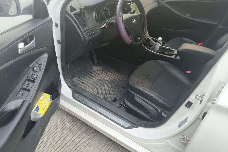 Used Hyundai Sonata 2011 2.0L Automatic Leading Edition Driver Seat