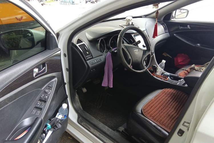 Used Hyundai Sonata 2011 2.0L Automatic Luxury Edition Driver Seat