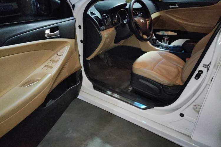 Used Hyundai Sonata 2011 2.0L Automatic Fashion Edition Driver Seat