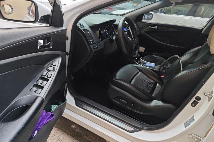Used Hyundai Sonata 2011 2.0L Automatic Luxury Edition Driver Seat