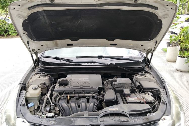 Used Hyundai Sonata 2011 2.0L Automatic Prestige Edition Engine Bay
