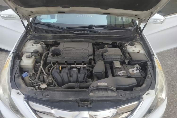 Used Hyundai Sonata 2011 2.0L Automatic Luxury Edition Engine Bay