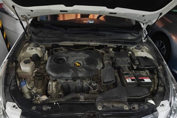 Used Hyundai Sonata 2011 2.0L Automatic Leading Edition Engine Bay