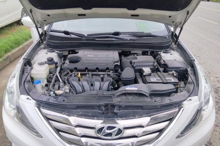 Used Hyundai Sonata 2011 2.0L Automatic Luxury Edition Engine Bay