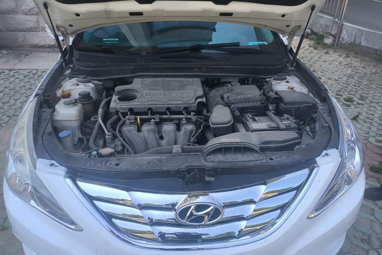 Used Hyundai Sonata 2011 2.0L Automatic Luxury Edition Engine Bay