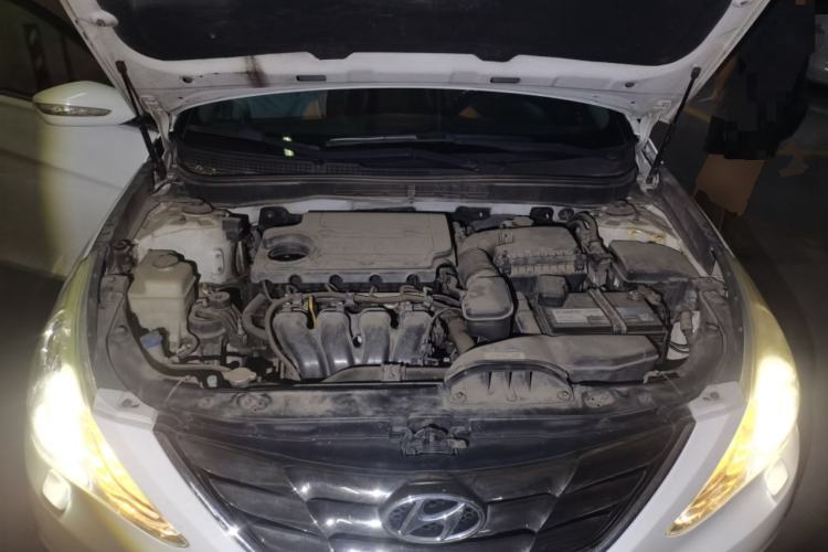 Used Hyundai Sonata 2011 2.4L Automatic Top-Tier Version Engine Bay