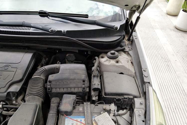 Used Hyundai Sonata 2011 2.0L Automatic Prestige Edition Engine Bay Left
