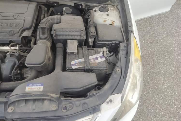 Used Hyundai Sonata 2011 2.0L Automatic Luxury Edition Engine Bay Left