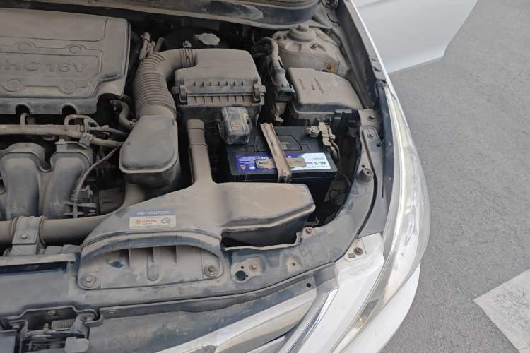 Used Hyundai Sonata 2011 2.0L Automatic Prestige Edition Engine Bay Left