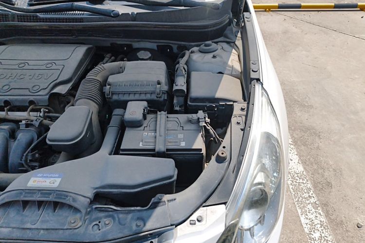 Used Hyundai Sonata 2011 2.0L Automatic Prestige Edition Engine Bay Left