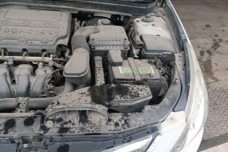 Used Hyundai Sonata 2011 2.0L Automatic Leading Edition Engine Bay Left