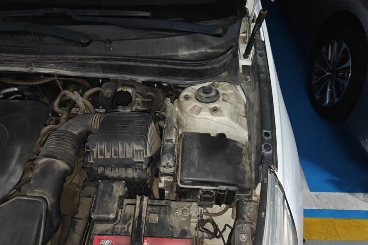 Used Hyundai Sonata 2011 2.0L Automatic Leading Edition Engine Bay Left