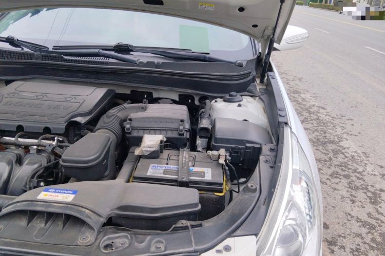Used Hyundai Sonata 2011 2.0L Automatic Luxury Edition Engine Bay Left