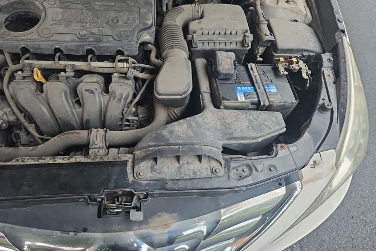 Used Hyundai Sonata 2011 2.0L Automatic Luxury Edition Engine Bay Left