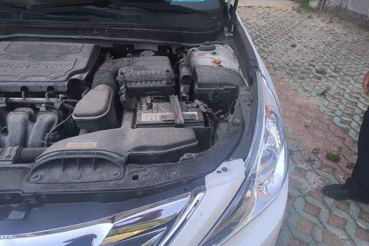 Used Hyundai Sonata 2011 2.0L Automatic Luxury Edition Engine Bay Left