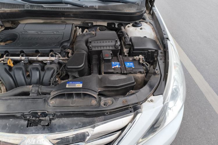 Used Hyundai Sonata 2011 2.0L Automatic Fashion Edition Engine Bay Left