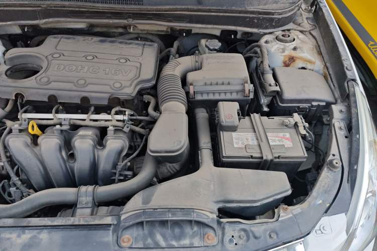 Used Hyundai Sonata 2011 2.0L Automatic Leading Edition Engine Bay Left
