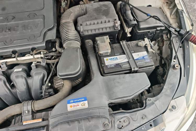 Used Hyundai Sonata 2011 2.0L Automatic Luxury Edition Engine Bay Left