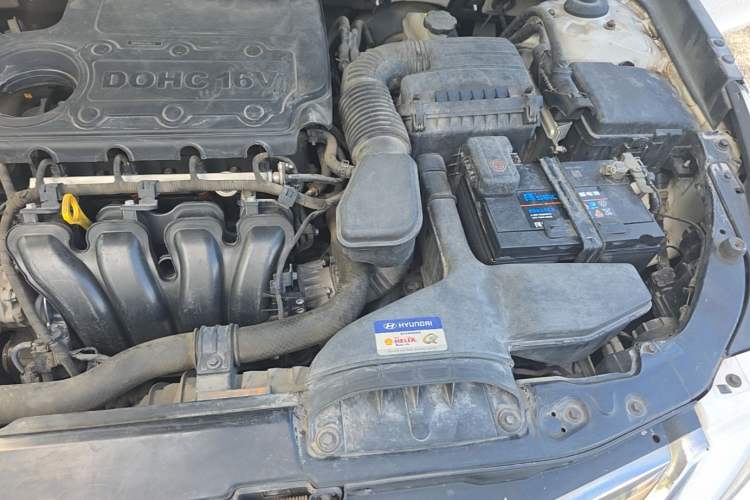 Used Hyundai Sonata 2011 2.0L Automatic Luxury Edition Engine Bay Left
