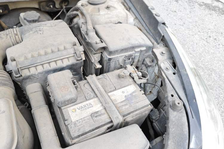 Used Hyundai Sonata 2011 2.0L Automatic Fashion Edition Engine Bay Left