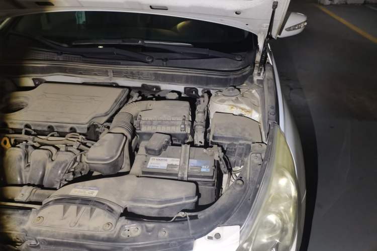 Used Hyundai Sonata 2011 2.4L Automatic Top-Tier Version Engine Bay Left