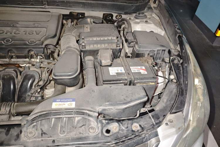 Used Hyundai Sonata 2011 2.0L Automatic Luxury Edition Engine Bay Left
