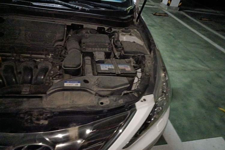 Used Hyundai Sonata 2011 2.0L Automatic Luxury Edition Engine Bay Left
