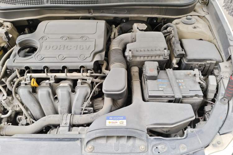 Used Hyundai Sonata 2011 2.0L Automatic Leading Edition Engine Bay Left