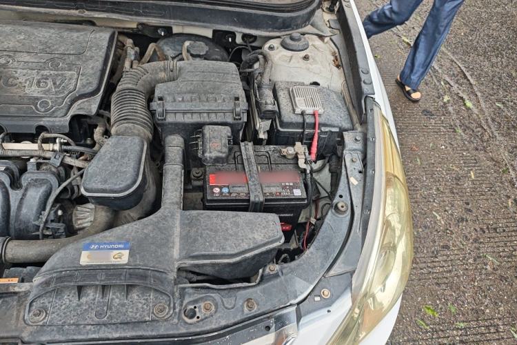 Used Hyundai Sonata 2011 2.0L Automatic Leading Edition Engine Bay Left