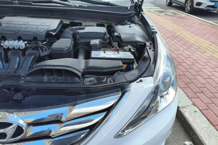 Used Hyundai Sonata 2011 2.0L Automatic Supreme Edition Engine Bay Left