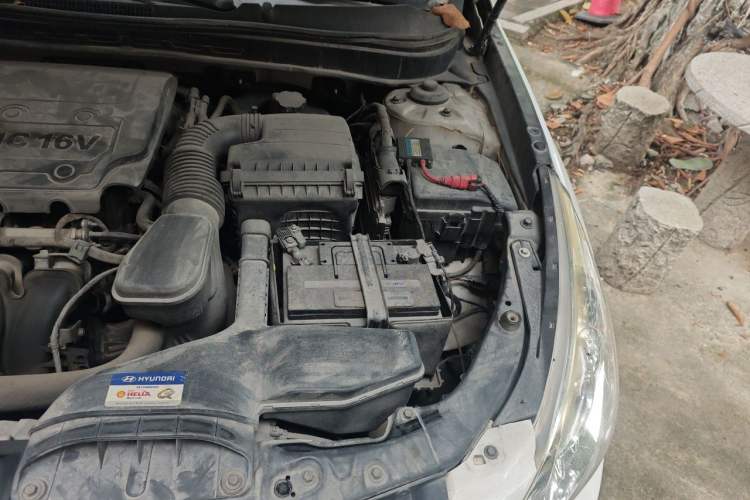 Used Hyundai Sonata 2011 2.0L Automatic Luxury Edition Engine Bay Left