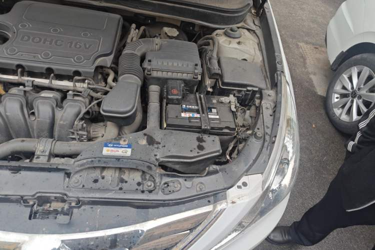 Used Hyundai Sonata 2011 2.0L Automatic Leading Edition Engine Bay Left