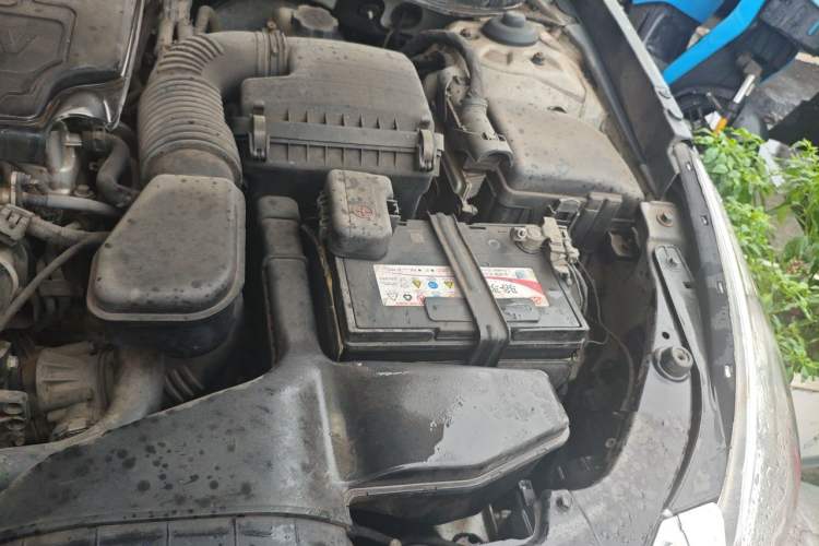 Used Hyundai Sonata 2011 2.0L Automatic Leading Edition Engine Bay Left